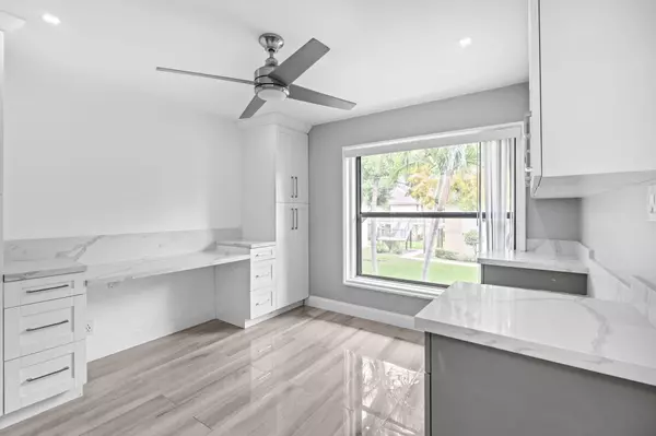 Boca Raton, FL 33487,149 NW 70th ST 108c