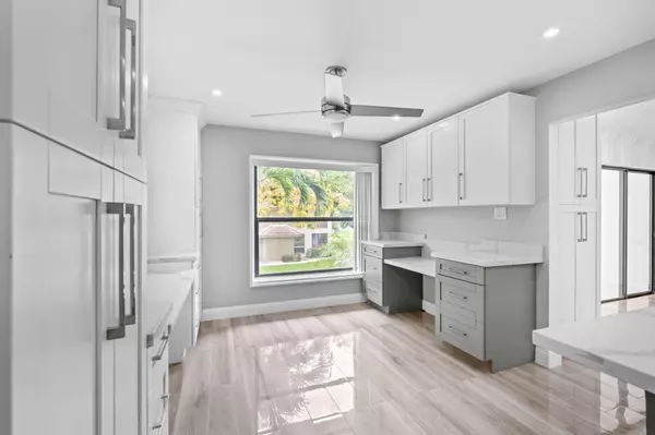 Boca Raton, FL 33487,149 NW 70th ST 108c