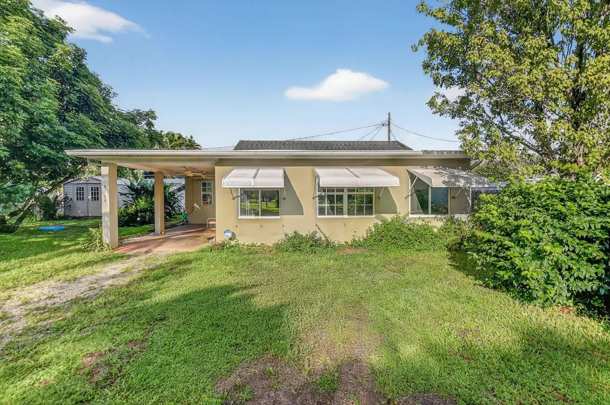 Palm Springs, FL 33461,3582 Davis RD