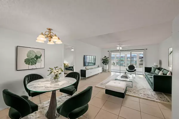 715 Lori DR 307, Palm Springs, FL 33461