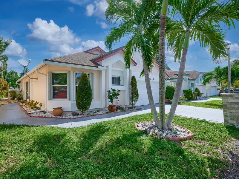 1348 W Glen Oak RD, North Lauderdale, FL 33068