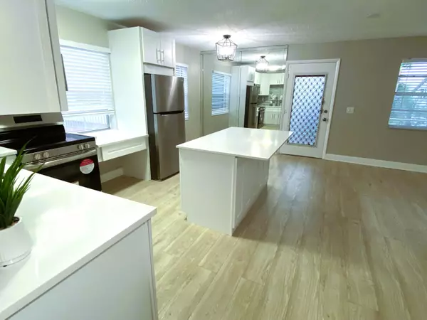 Delray Beach, FL 33484,222 Piedmont E