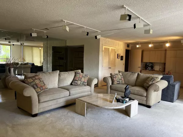 Lake Worth, FL 33467,4702 Fountains DR 207