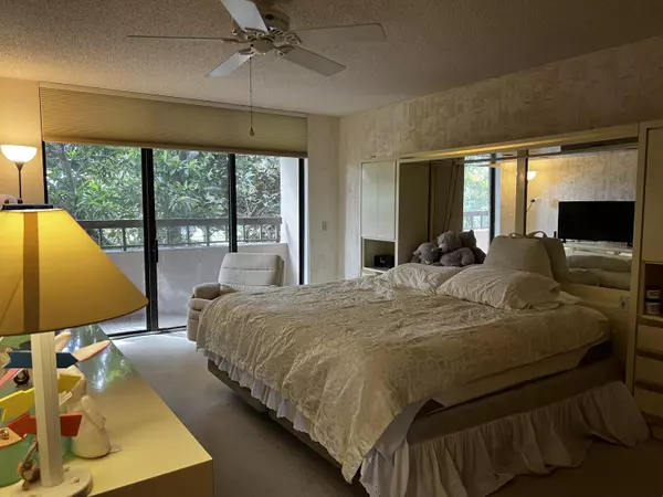 Lake Worth, FL 33467,4702 Fountains DR 207