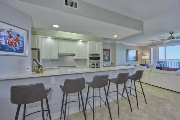 Hutchinson Island, FL 34949,4160 N Highway A1a 1002