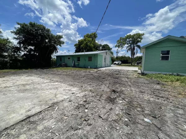 Stuart, FL 34997,3277 SE Birch AVE