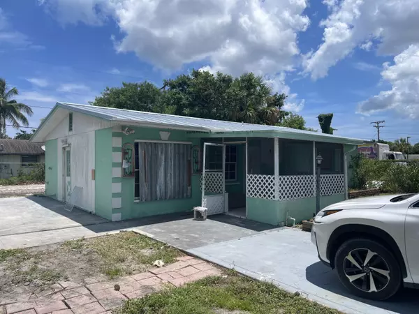 Stuart, FL 34997,3277 SE Birch AVE