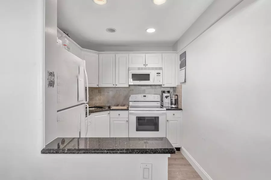 2455 NE 51st ST E102, Fort Lauderdale, FL 33308