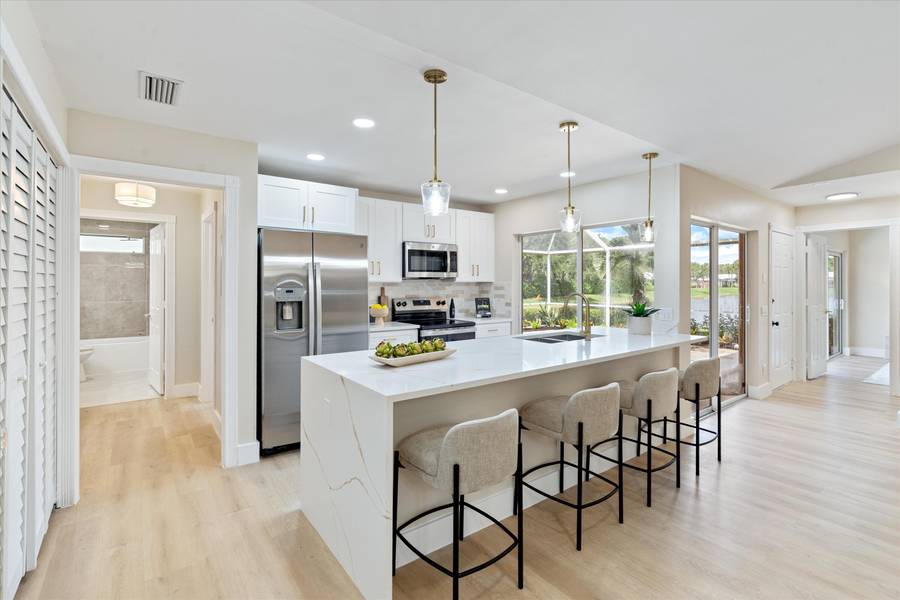 901 Sun Terrace CT, Palm Beach Gardens, FL 33403