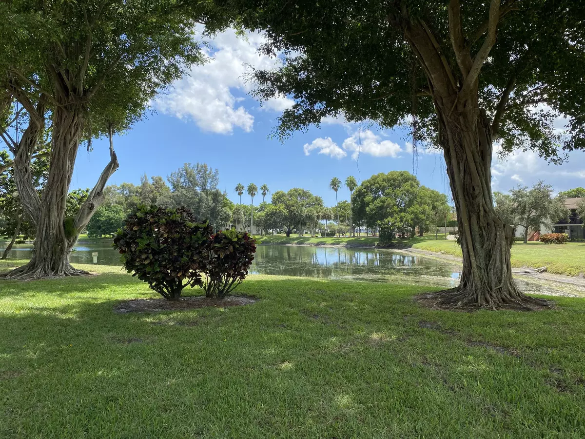 Delray Beach, FL 33484,15496 Lakes Of Delray BLVD 106