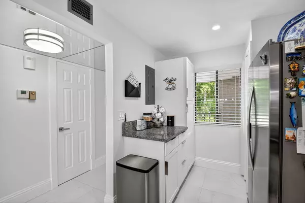 Lake Worth, FL 33467,4381 Trevi CT 303