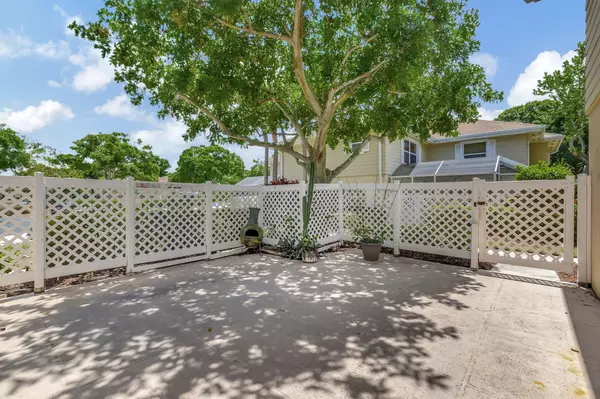 Boynton Beach, FL 33436,4004 Medford CT