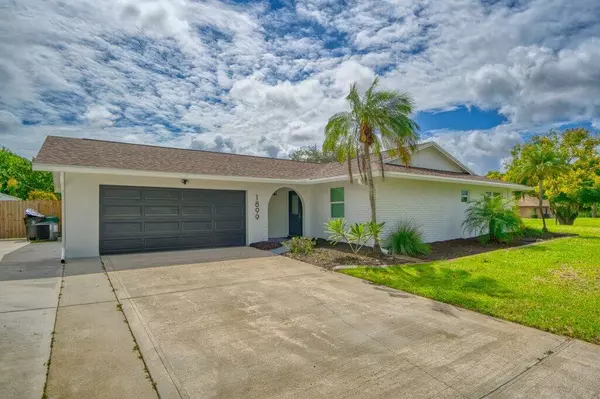 1899 SE Adair ST, Port Saint Lucie, FL 34952