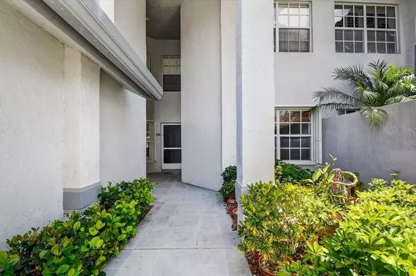 Boynton Beach, FL 33437,11570 Briarwood CIR 1
