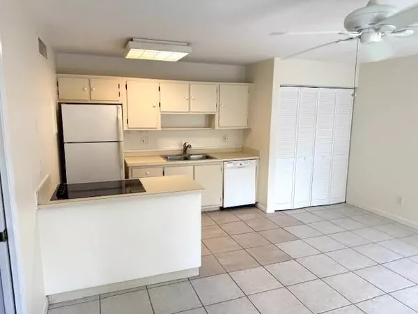 West Palm Beach, FL 33401,647 Executive Center DR S104