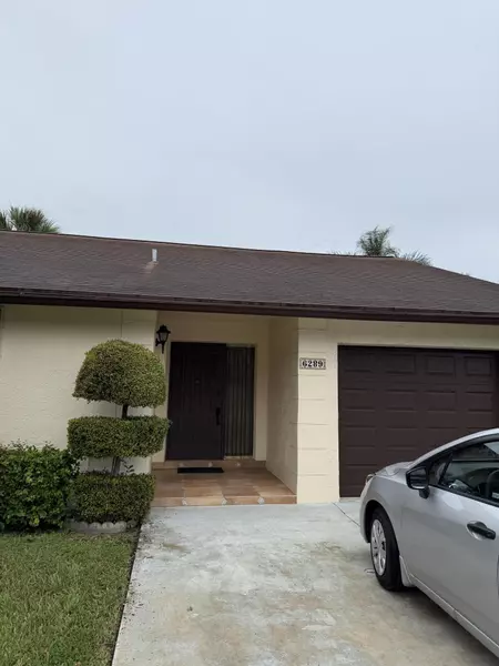 6289 Red Cedar CIR, Greenacres, FL 33463