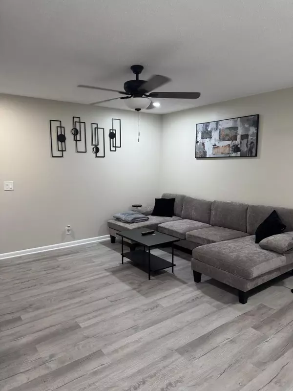 West Palm Beach, FL 33417,101 E E Windsor 101