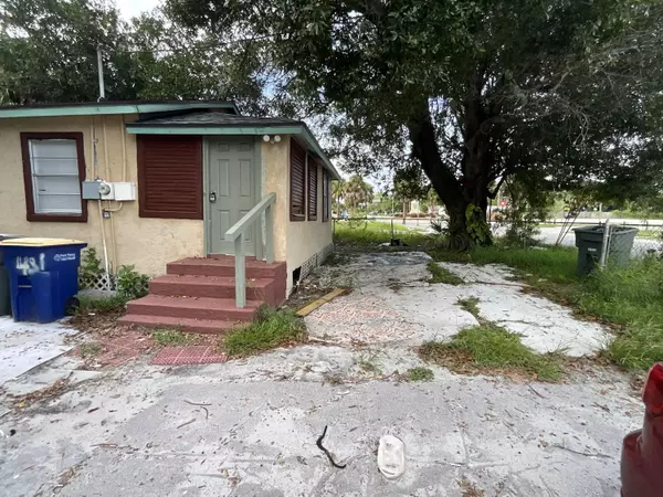 435 N 15th ST, Fort Pierce, FL 34950
