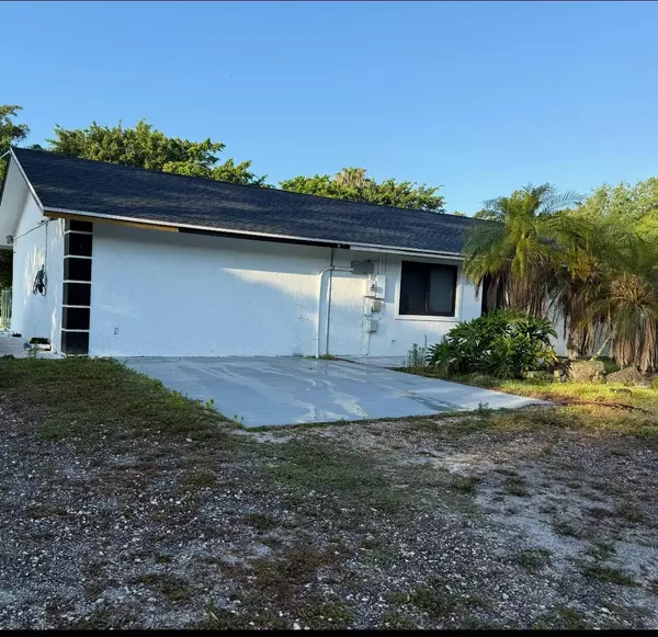 13530 N 52nd CT, West Palm Beach, FL 33411
