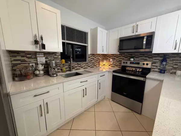 West Palm Beach, FL 33411,13530 N 52nd CT