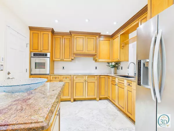 Vero Beach, FL 32962,571 24th AVE