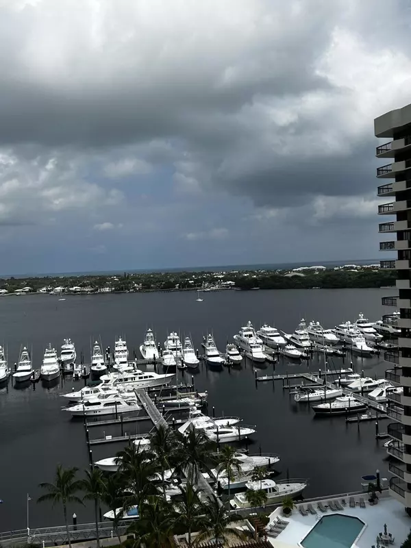 North Palm Beach, FL 33408,108 Lakeshore DR 338