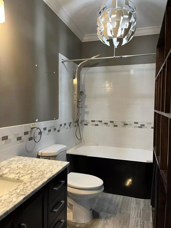 Lantana, FL 33462,112 Mayfield RD