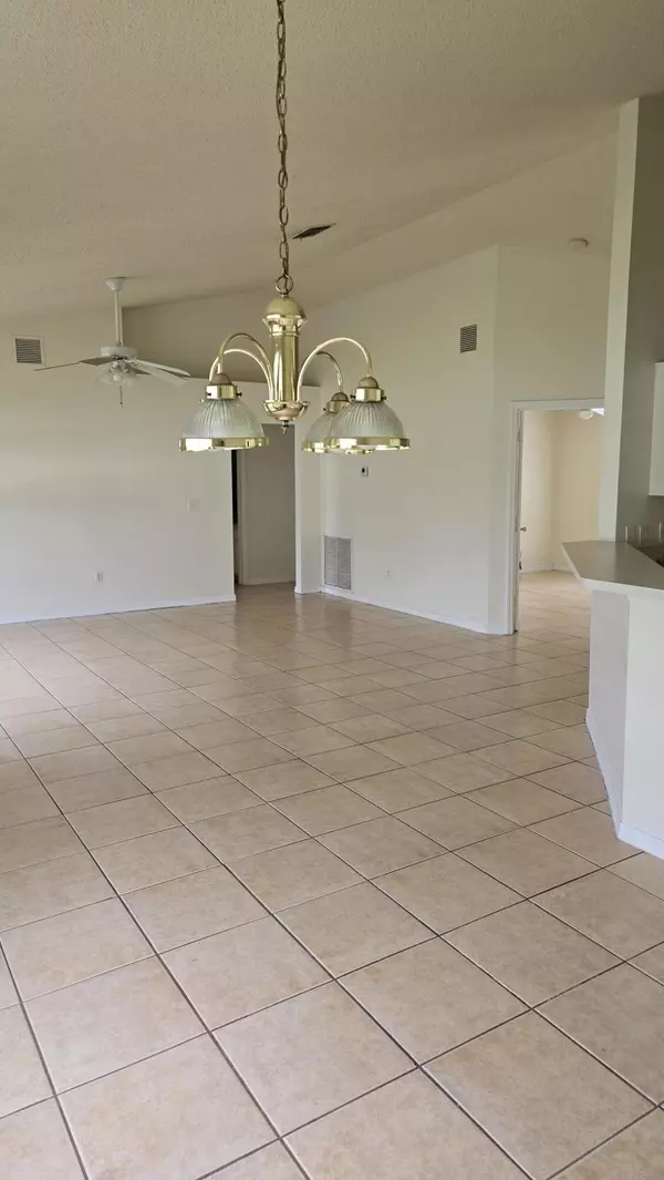 Port Saint Lucie, FL 34953,737 SW Jordin AVE