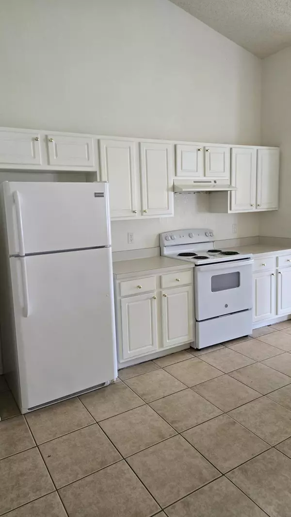 Port Saint Lucie, FL 34953,737 SW Jordin AVE