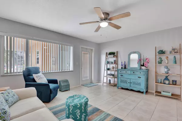 North Palm Beach, FL 33408,111 Doolen CT 106