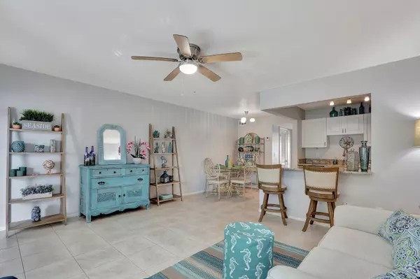 North Palm Beach, FL 33408,111 Doolen CT 106