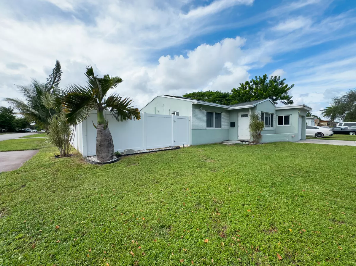Hollywood, FL 33020,1602 N 23 AVE