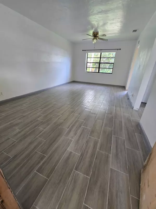 Lake Worth Beach, FL 33460,1006 N J ST