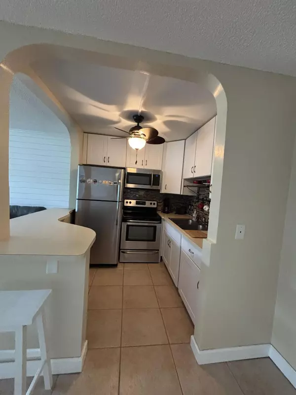 West Palm Beach, FL 33417,254 Chatham M