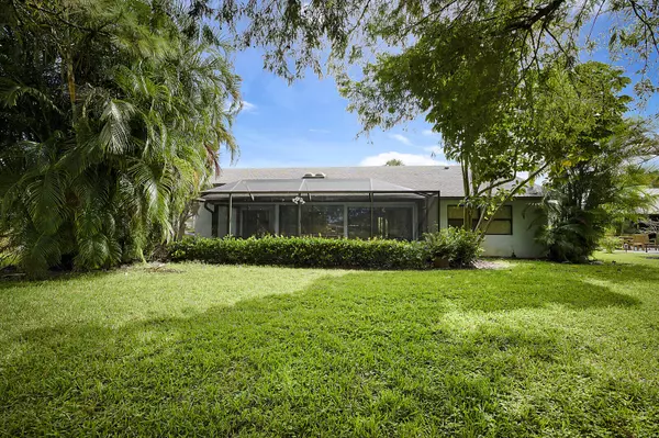 5663 Willow Creek LN, Delray Beach, FL 33484