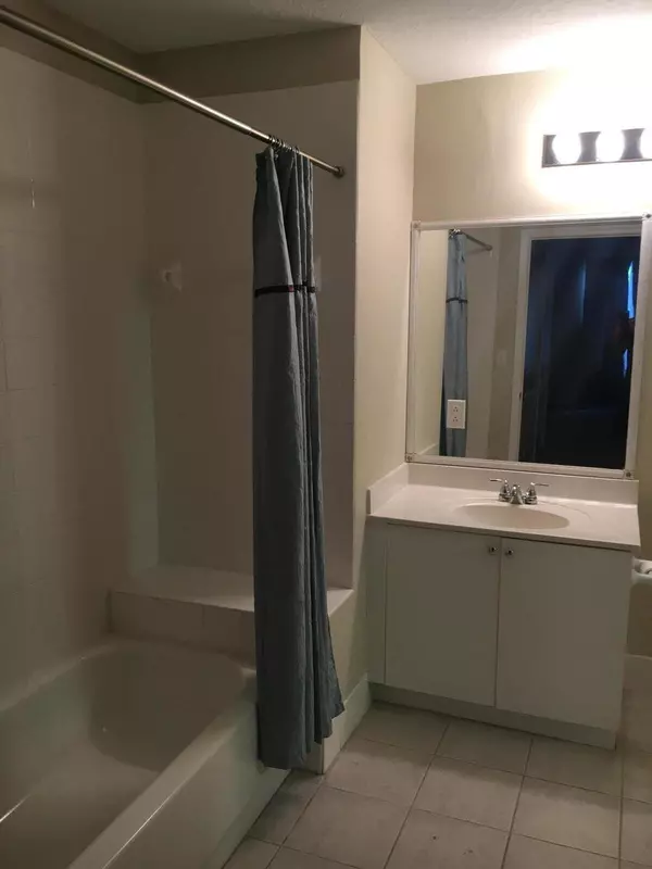 Jupiter, FL 33458,1203 Town Center DR 219