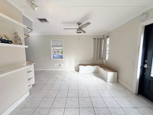 Lake Worth Beach, FL 33460,416 S 11th AVE