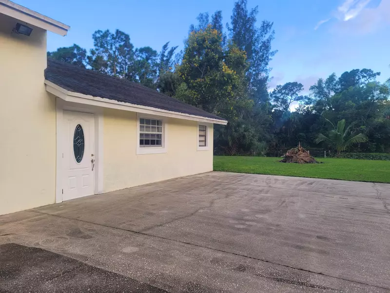 15664 North RD A, Loxahatchee Groves, FL 33470