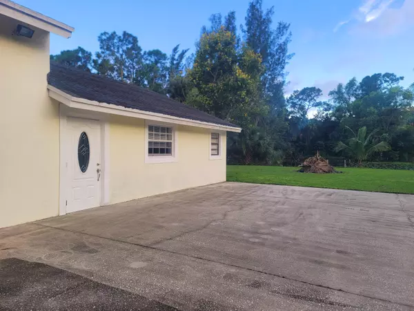 15664 North RD A, Loxahatchee Groves, FL 33470