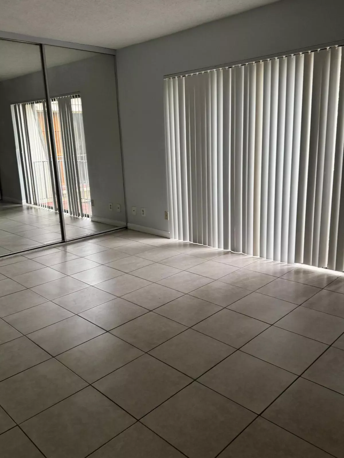 Palm Springs, FL 33461,265 Lake Arbor DR