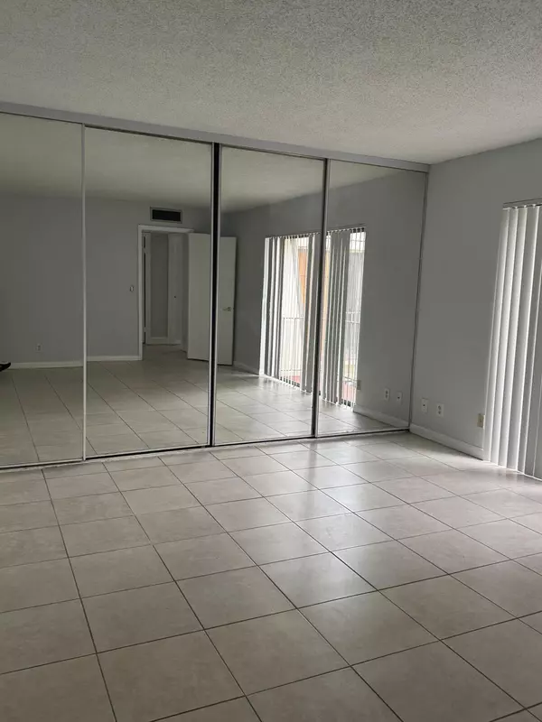 Palm Springs, FL 33461,265 Lake Arbor DR