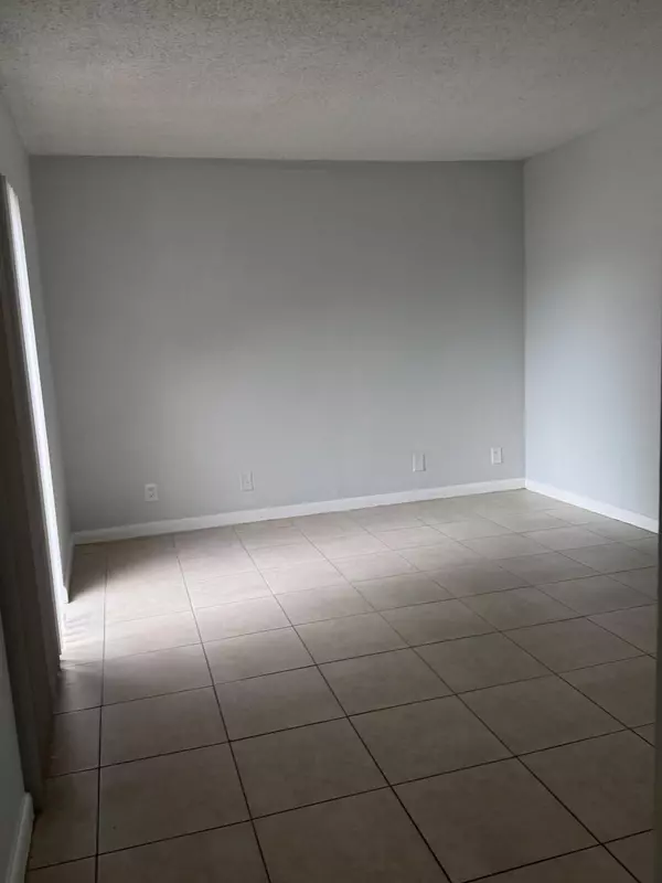 Palm Springs, FL 33461,265 Lake Arbor DR