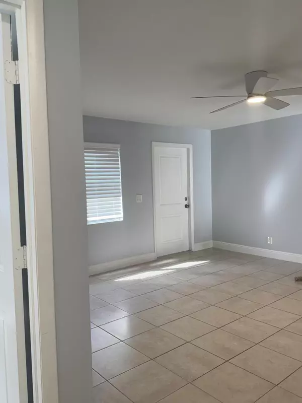 3465 S 48th LN, Lake Worth, FL 33461