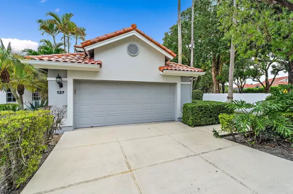 137 Eagleton CT, Palm Beach Gardens, FL 33418