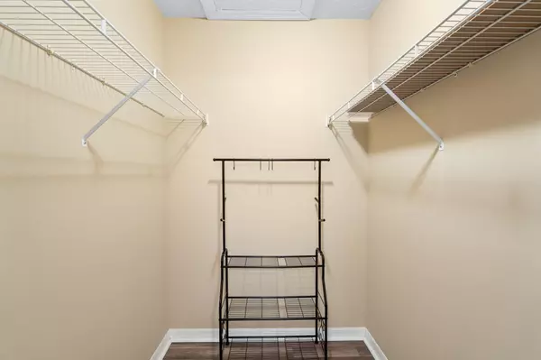 Stuart, FL 34994,950 S Kanner Hwy # Un E-24