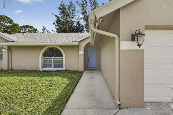 Loxahatchee, FL 33470,17338 N 32nd LN