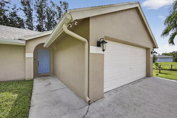 Loxahatchee, FL 33470,17338 N 32nd LN