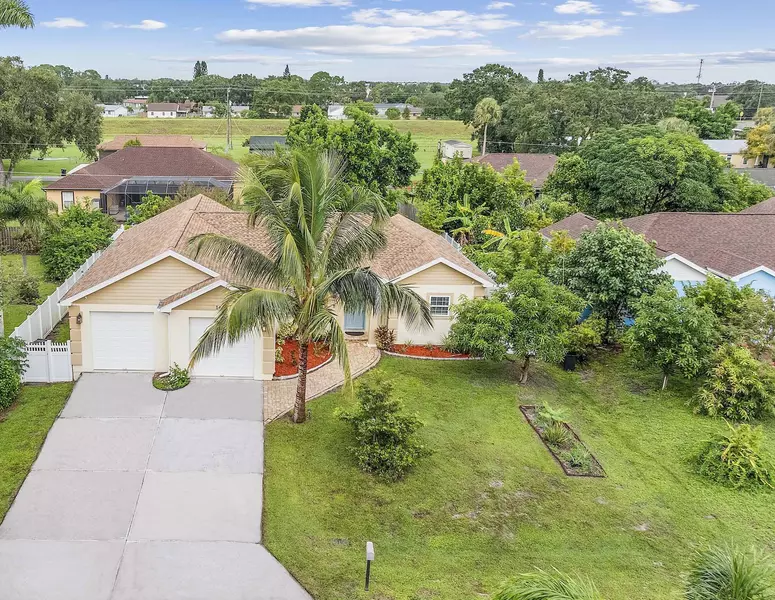 1651 NE Alpha ST, Palm Bay, FL 32907