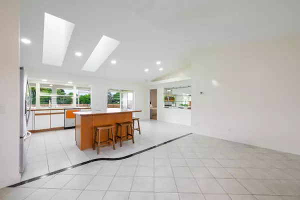 Port Saint Lucie, FL 34983,665 NW Archer AVE