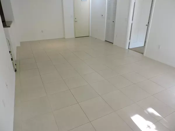 Palm Beach Gardens, FL 33418,4903 Midtown LN 3319